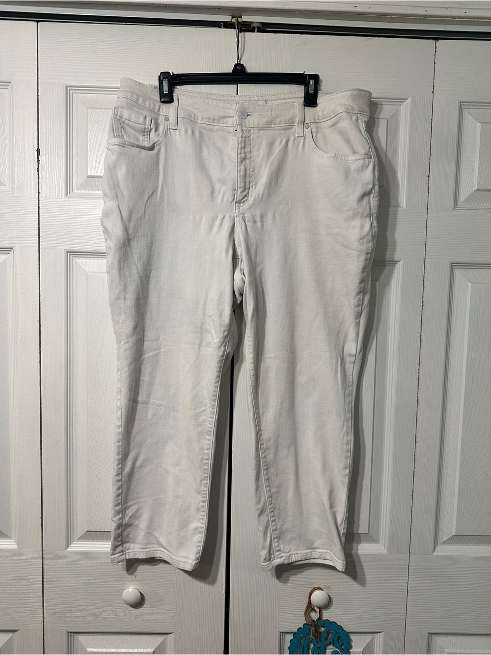 Lane Bryant White Ankle Cropped Jeans